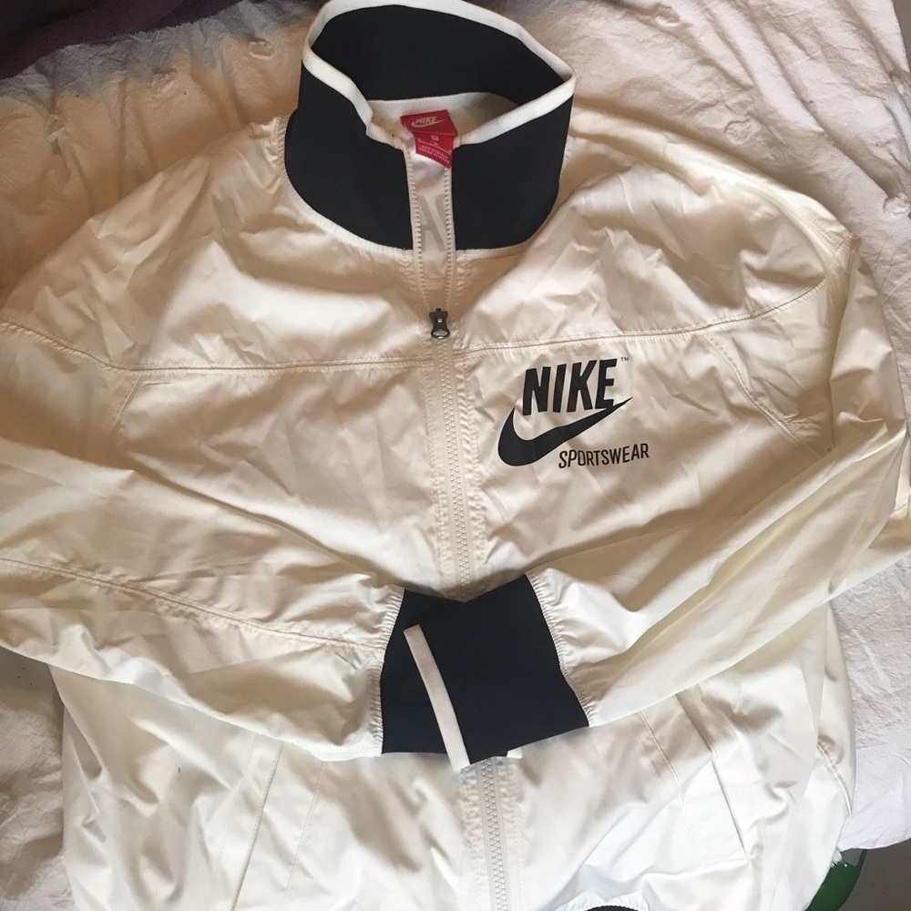 Nike Sportswear Windrunner size m